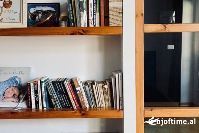 Shtepi me qera Duplex(shtepi me 2 kate) ne Tirane, 4+1, Mobilimi E mobiluar, Pagesa 1,200  Euro.