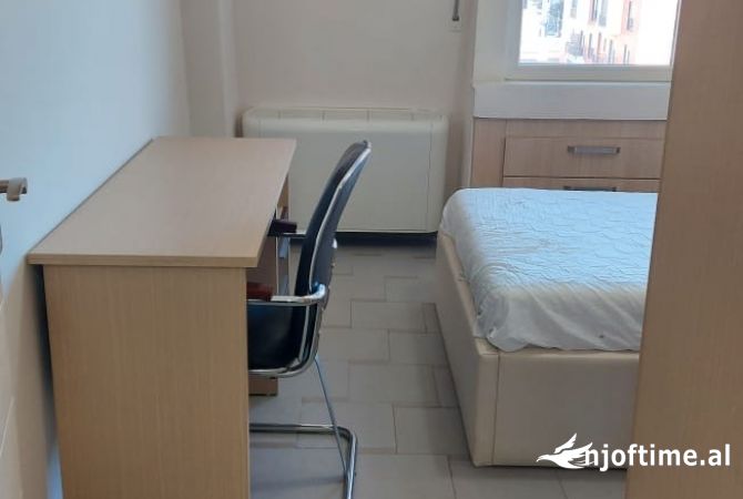 Shtepi me qera Apartament ne Tirane, 2+1, Mobilimi E mobiluar, Pagesa 65,000  Leke.