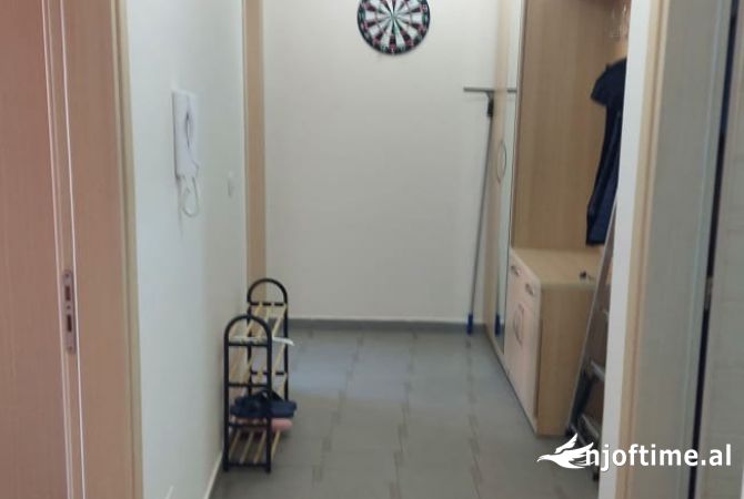 Shtepi me qera Apartament ne Tirane, 2+1, Mobilimi E mobiluar, Pagesa 65,000  Leke.
