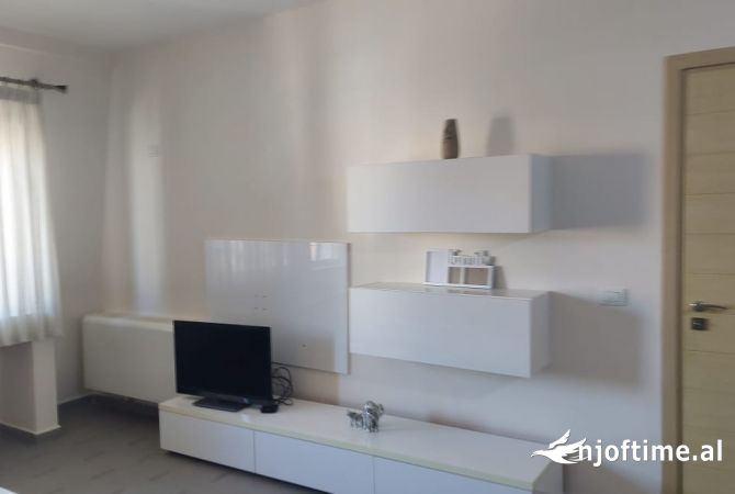 Shtepi me qera 2+1 ne Tirane - 65,000 Leke