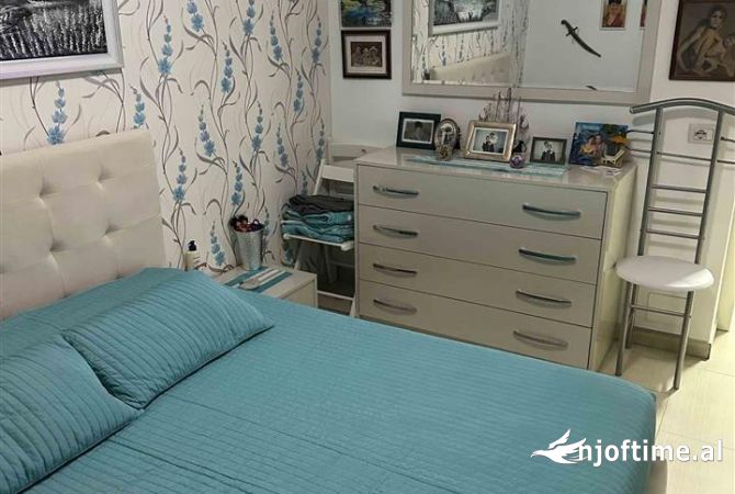 Shtepi ne shitje Apartament ne Tirane, 1+1, Mobilimi E mobiluar, Pagesa 100,000  Euro.