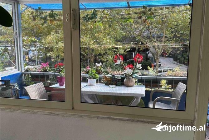 Shtepi ne shitje Apartament ne Tirane, 1+1, Mobilimi E mobiluar, Pagesa 100,000  Euro.