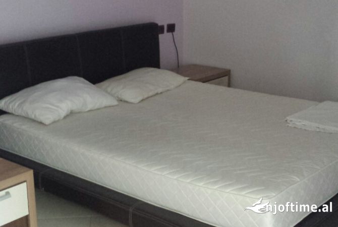 Shtepi me qera Apartament ne Tirane, 2+1, Mobilimi E mobiluar, Pagesa 500  Euro.