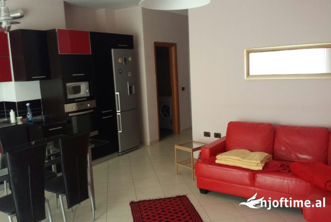 Shtepi me qera Apartament ne Tirane, 2+1, Mobilimi E mobiluar, Pagesa 500  Euro.