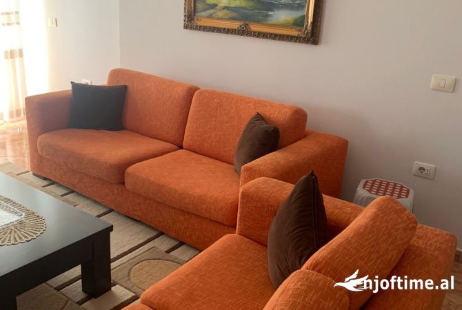 Shtepi me qera 2+1 ne Tirane - 700 Euro