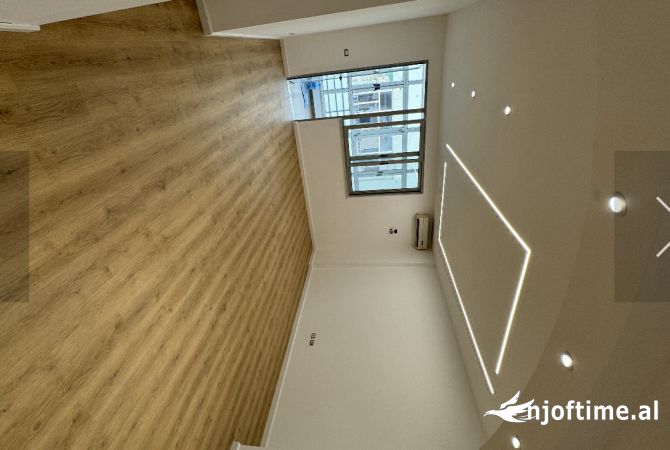 Shtepi ne shitje Apartament ne Tirane, 2+1, Mobilimi Bosh, pa mobiluar, Pagesa 175,000  Euro.