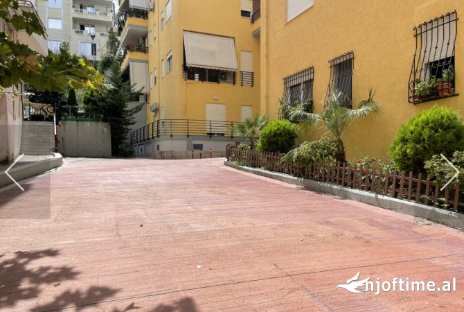 Shtepi me qera Apartament ne Tirane, 2+1, Mobilimi E mobiluar, Pagesa 700  Euro.