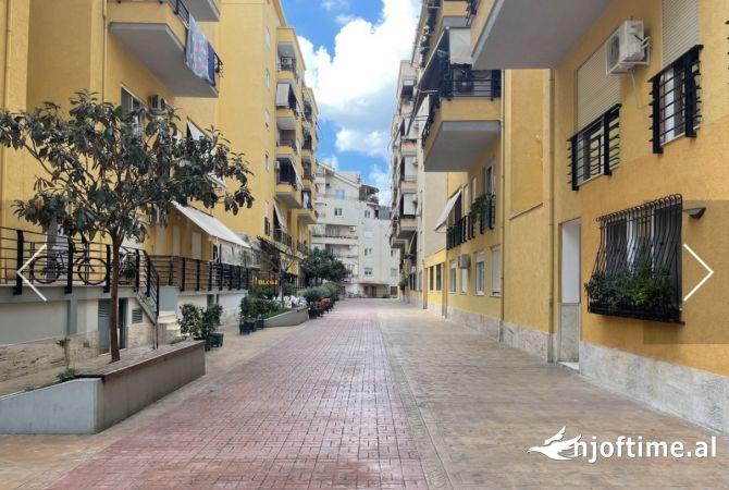 Shtepi me qera Apartament ne Tirane, 2+1, Mobilimi E mobiluar, Pagesa 700  Euro.