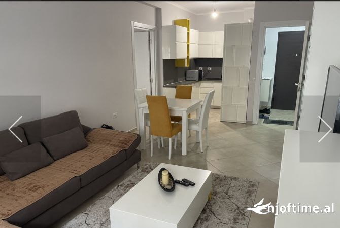 Shtepi me qera Apartament ne Tirane, 2+1, Mobilimi E mobiluar, Pagesa 700  Euro.