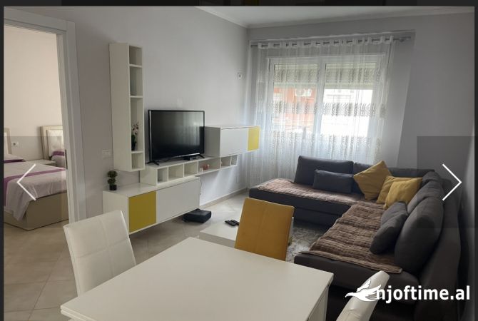 Shtepi me qera 2+1 ne Tirane - 700 Euro