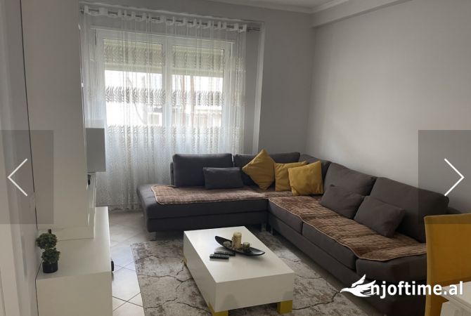 Shtepi me qera Apartament ne Tirane, 2+1, Mobilimi E mobiluar, Pagesa 700  Euro.