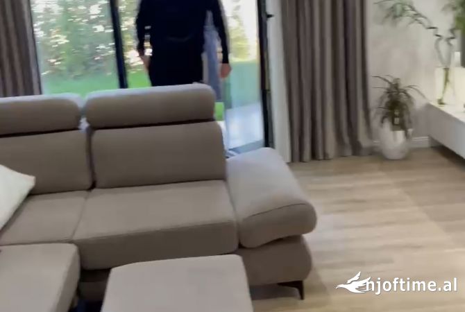 Shtepi ne shitje Apartament ne Tirane, 2+1, Mobilimi E mobiluar, Pagesa 280,000  Euro.