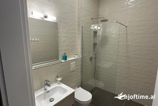 Shtepi me qera Apartament ne Tirane, 2+1, Mobilimi E mobiluar, Pagesa 800  Euro.