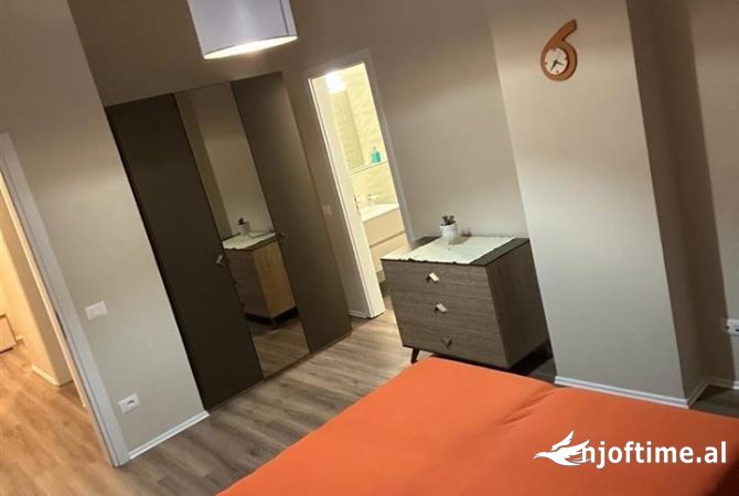 Shtepi me qera Apartament ne Tirane, 2+1, Mobilimi E mobiluar, Pagesa 800  Euro.
