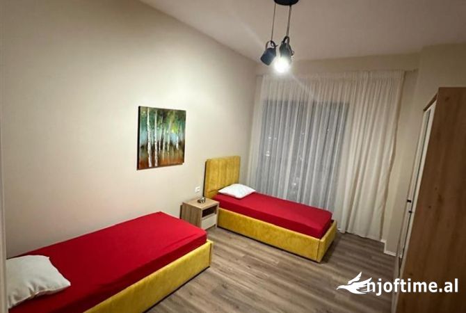 Shtepi me qera Apartament ne Tirane, 2+1, Mobilimi E mobiluar, Pagesa 800  Euro.