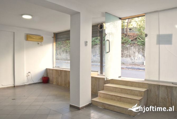 Ambient biznesi me qera 1+1 ne Tirane - 400 Euro