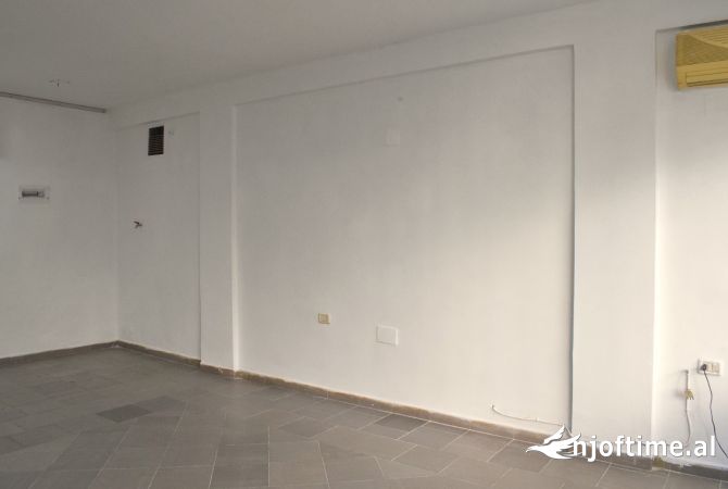 Ambient biznesi me qera 1+1 ne Tirane - 400 Euro