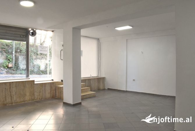 Ambient biznesi me qera 1+1 ne Tirane - 400 Euro
