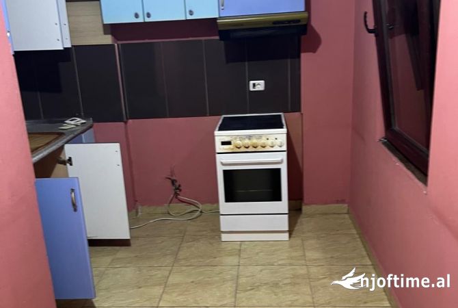 Jepet apartament 2+1 me qera tek Komuna e Parisit 