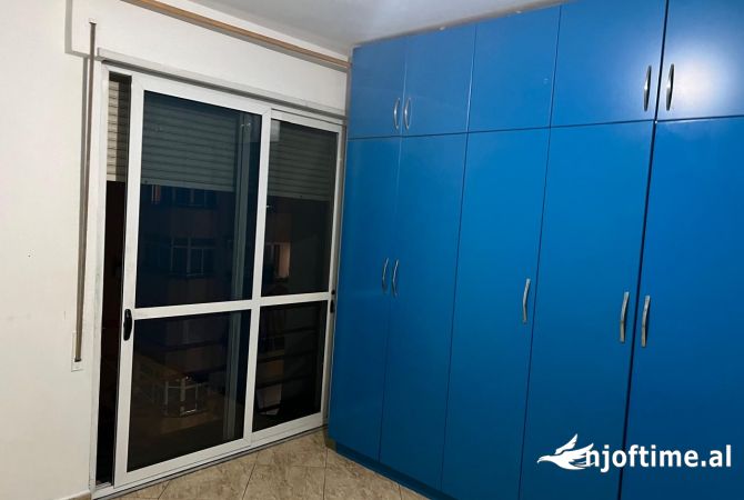 Jepet apartament 2+1 me qera tek Komuna e Parisit 