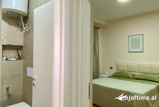 Shitet super apartament 1+1 ne rrugen Him Kolli, prane Qendres se Tiranes 