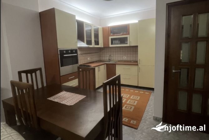 Shtepi me qera 2+1 ne Tirane - 600 Euro