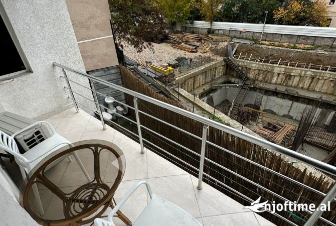 Shtepi me qera Shtepi Private ne Tirane, 1+1, Mobilimi E mobiluar, Pagesa 700  Euro.