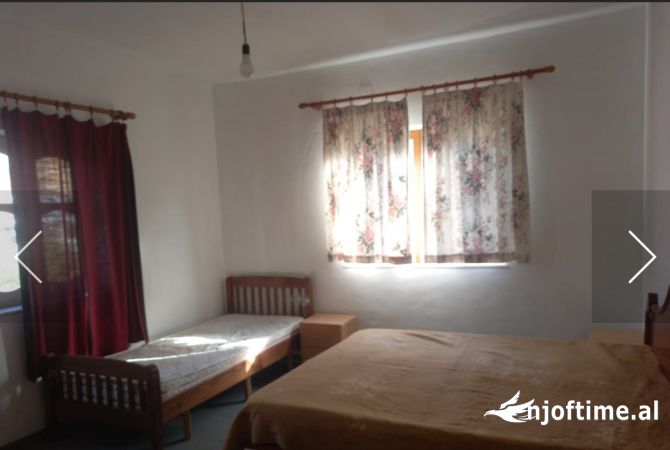 Shtepi me qera Shtepi Private ne Tirane, 3+1, Mobilimi E mobiluar, Pagesa 45,000  Leke.