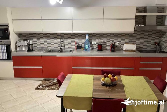 Shtepi me qera Apartament ne Tirane, 1+1, Mobilimi E mobiluar, Pagesa 60,000  Leke.