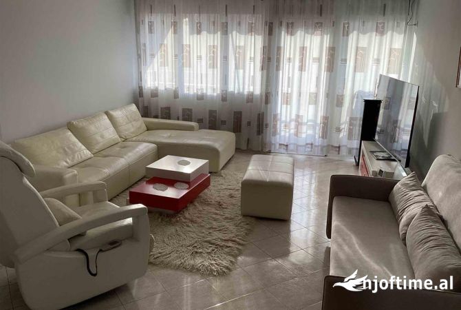 Shtepi me qera 1+1 ne Tirane - 60,000 Leke