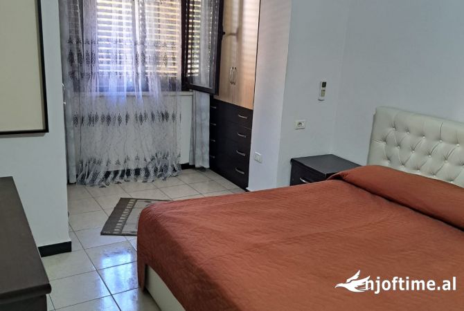 Shtepi me qera Apartament ne Tirane, 2+1, Mobilimi E mobiluar, Pagesa 50,000  Leke.