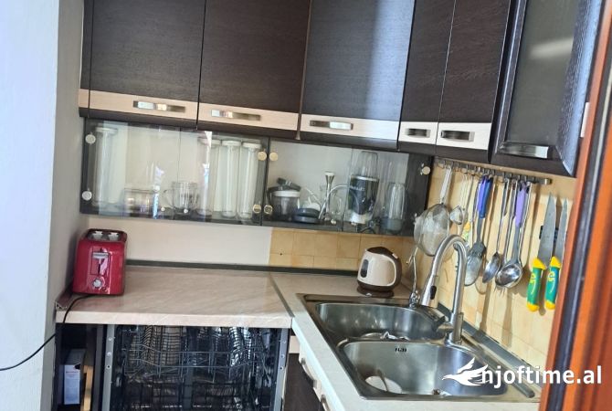 Shtepi me qera 2+1 ne Tirane - 50,000 Leke