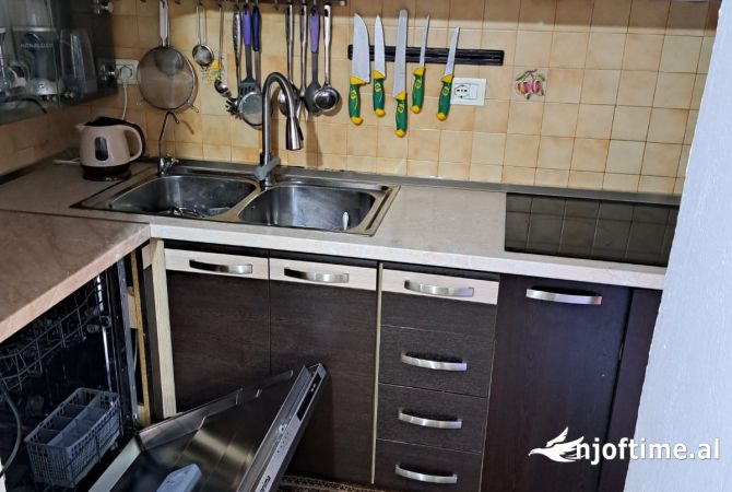 Shtepi me qera 2+1 ne Tirane - 50,000 Leke