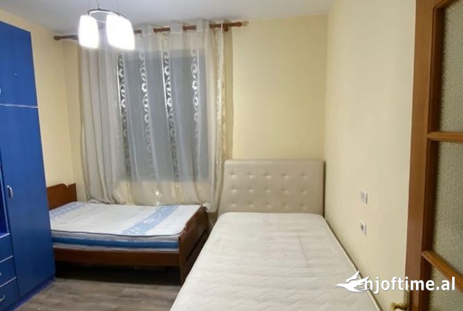 Shtepi me qera Apartament ne Tirane, 2+1, Mobilimi E mobiluar, Pagesa 45,000  Leke.