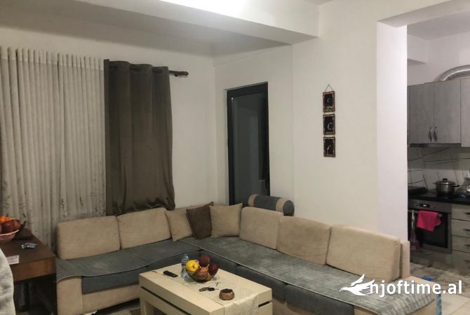 Shtepi me qera 2+1 ne Tirane - 45,000 Leke