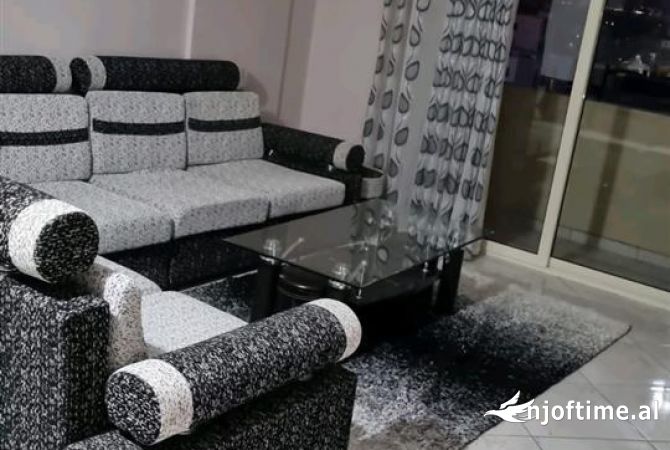 Shtepi me qera 2+1 ne Tirane - 430 Euro