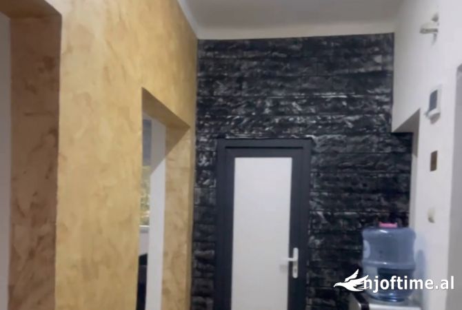 Ambient biznesi me qera 3+1 ne Tirane - 650 Euro