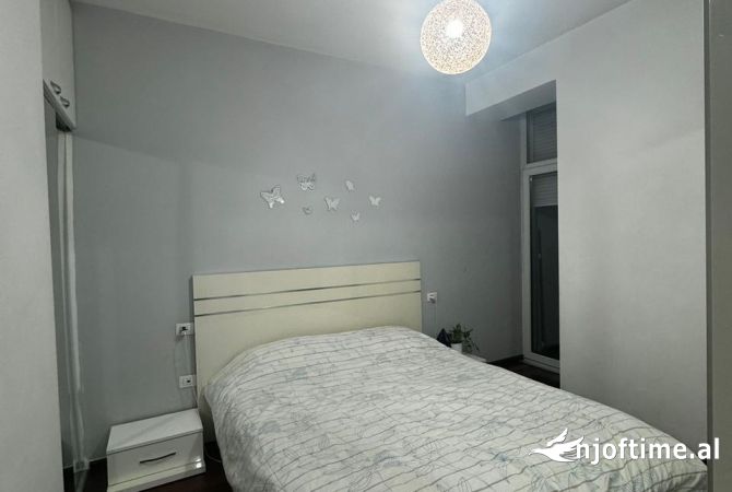 Shtepi ne shitje Apartament ne Tirane, 1+1, Mobilimi E mobiluar, Pagesa 224,000  Euro.