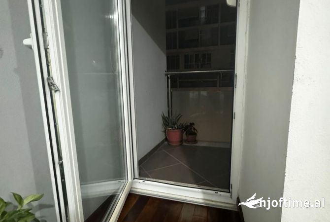 Shtepi ne shitje Apartament ne Tirane, 1+1, Mobilimi E mobiluar, Pagesa 224,000  Euro.