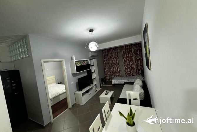 Shtepi ne shitje Apartament ne Tirane, 1+1, Mobilimi E mobiluar, Pagesa 224,000  Euro.