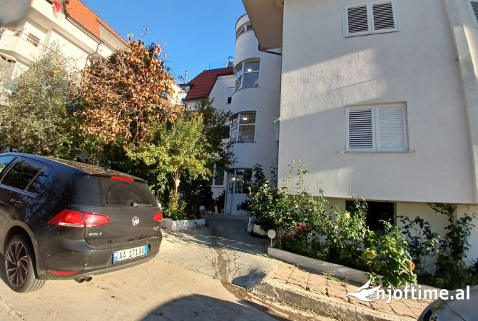 Shtepi me qera 2+1 ne Tirane - 57,000 Leke