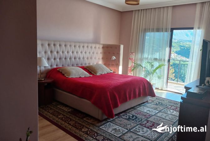 Shtepi me qera 2+1 ne Tirane - 57,000 Leke
