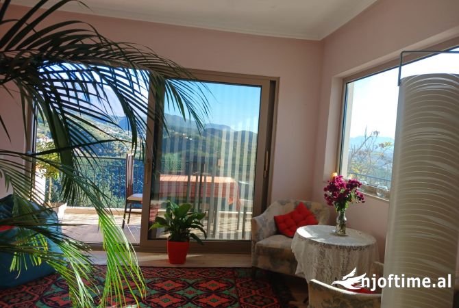 Shtepi me qera 2+1 ne Tirane - 57,000 Leke
