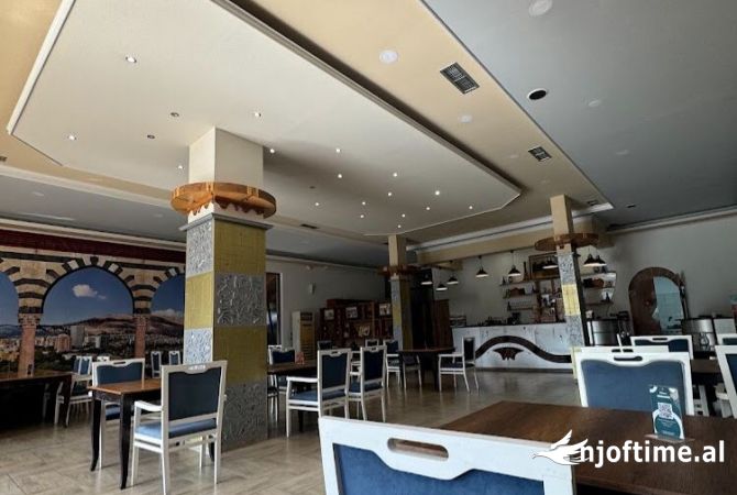 Ambient biznesi me qera 2+1 ne Tirane - 1,400 Euro