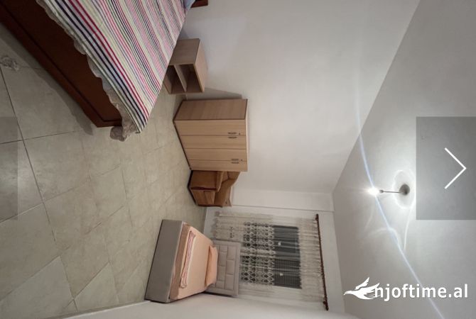 Shtepi me qera Apartament ne Tirane, 3+1, Mobilimi E mobiluar, Pagesa 500  Euro.