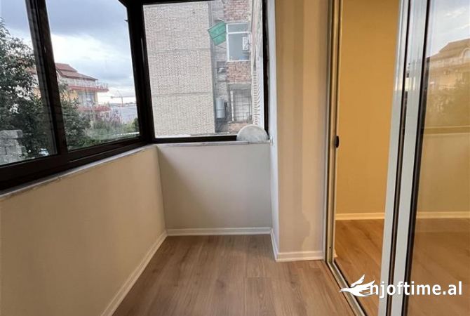 Shtepi ne shitje Apartament ne Tirane, 1+1, Mobilimi Bosh, pa mobiluar, Pagesa 83,000  Euro.