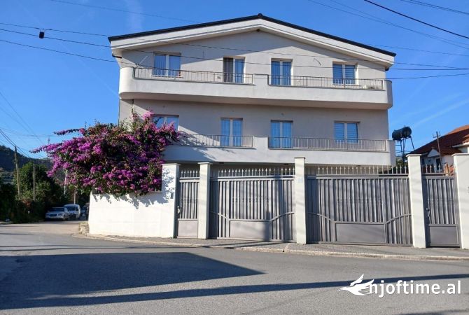 Shtepi me qera 6+1 ne Tirane - 1,500 Euro