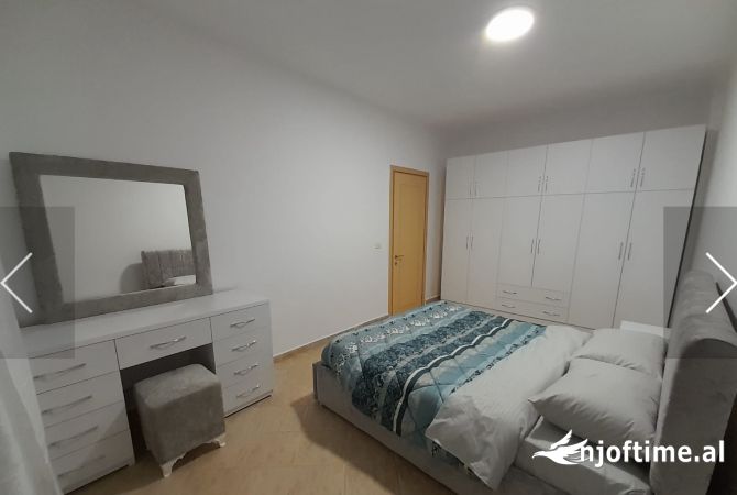 Shtepi me qera Apartament ne Tirane, 2+1, Mobilimi E mobiluar, Pagesa 750  Euro.