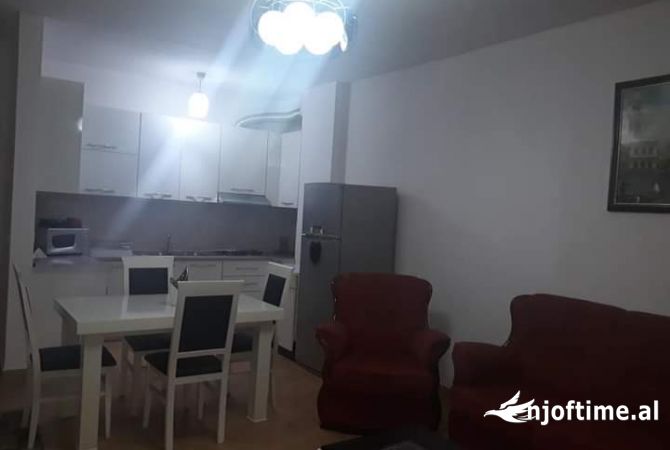 Shtepi me qera 2+1 ne Tirane - 750 Euro