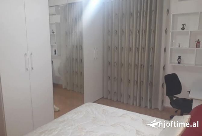 Shtepi me qera Apartament ne Tirane, 2+1, Mobilimi E mobiluar, Pagesa 750  Euro.